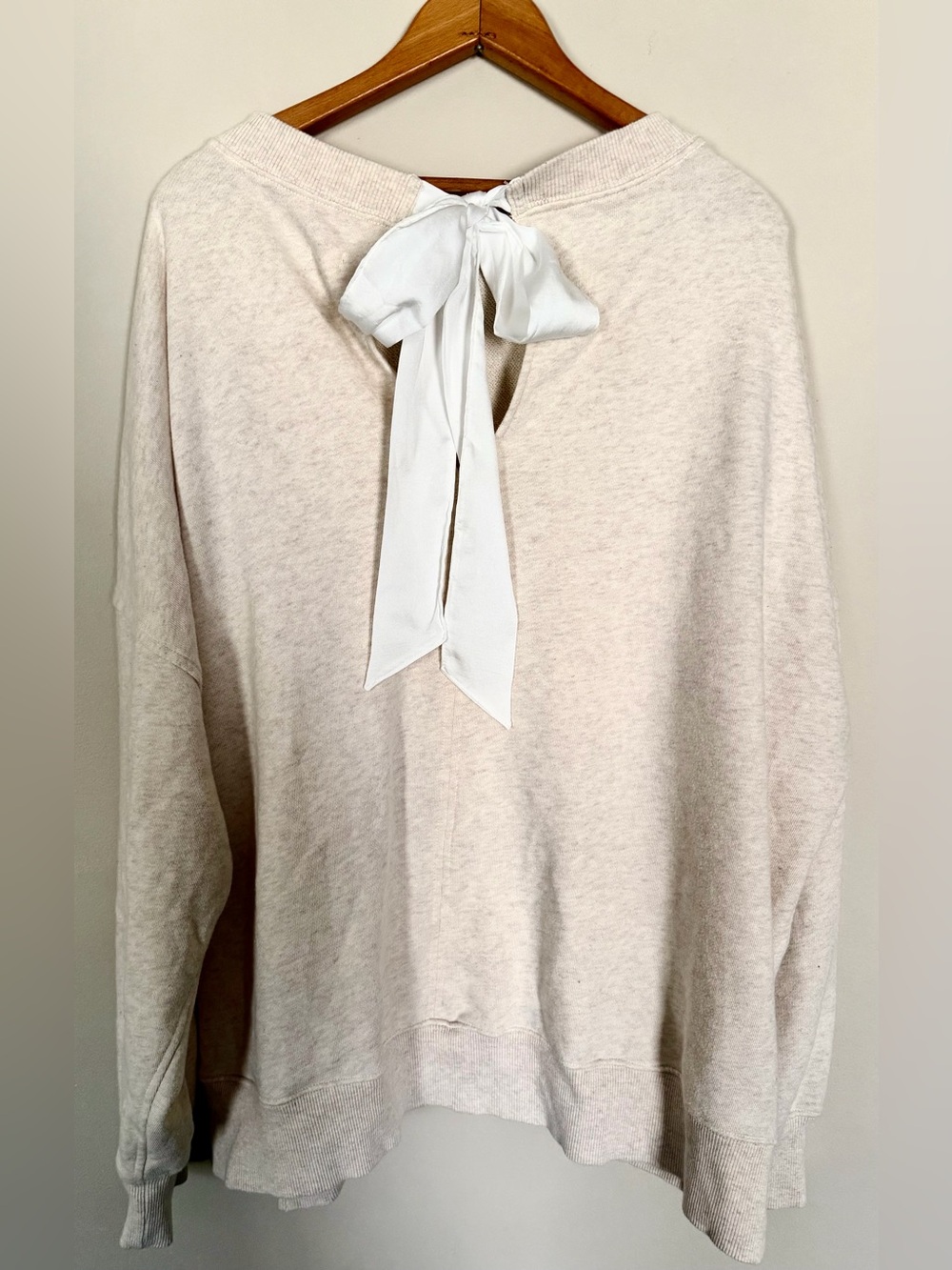 XL aerie Cream Sweatshirt with White Bow Tie Back Oversized Relaxed Fit Womens